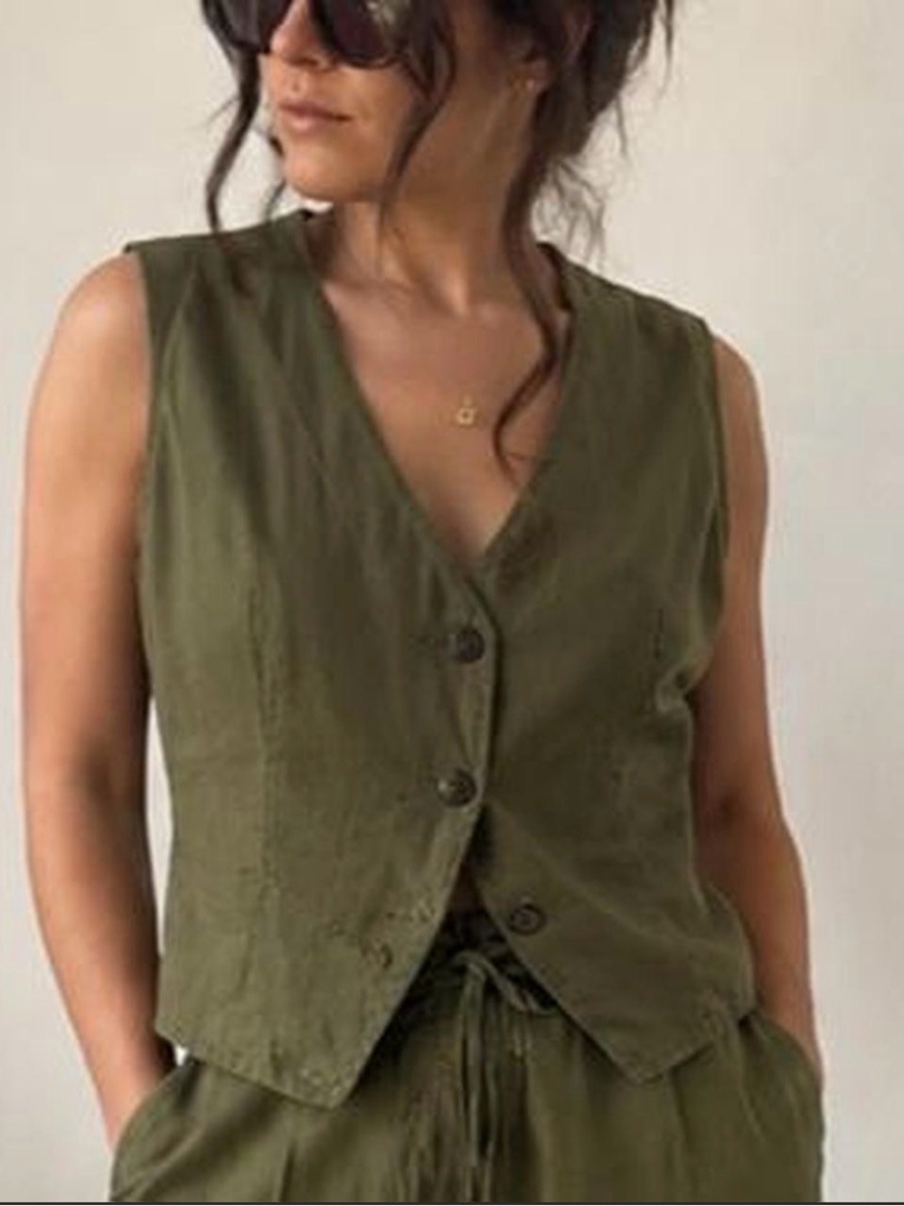 sofia by sofia vergara Olive Top with Sewn Brand Label